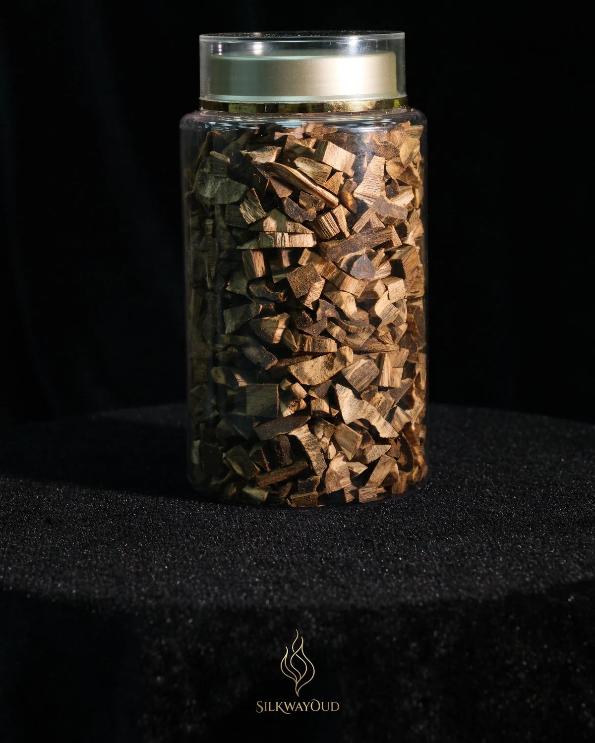 Dense agarwood chips for oud grading guide