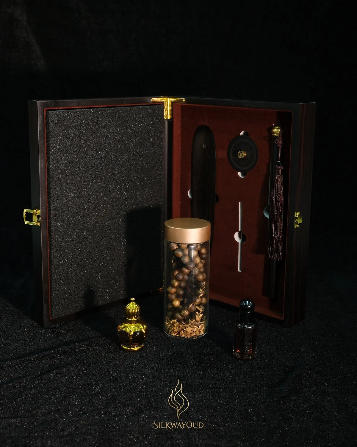 Maoming oud collection representing Guangdong agarwood heritage