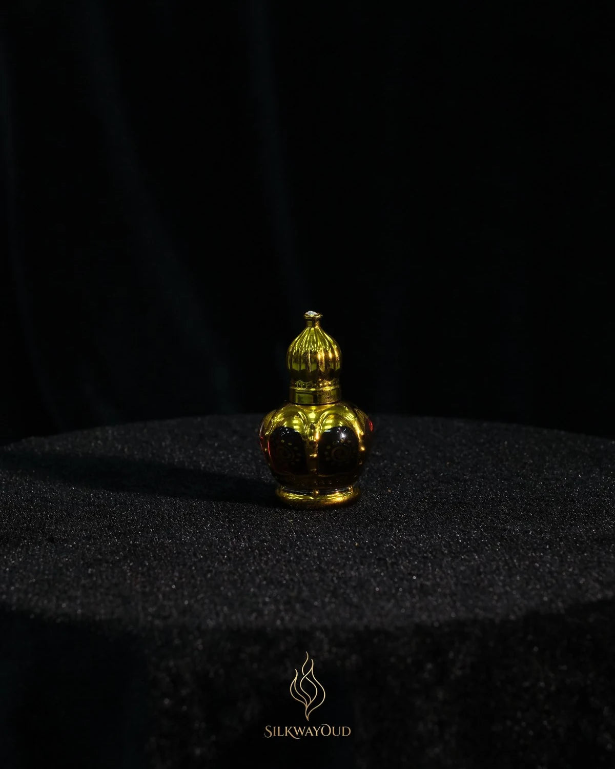 Oud perfume oil for dab layering and sillage guide