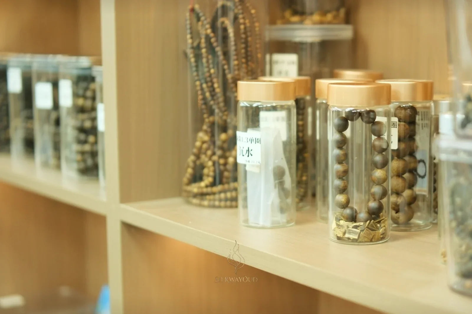 How to Choose an Agarwood Bracelet: Grade, Size & Wrap Style